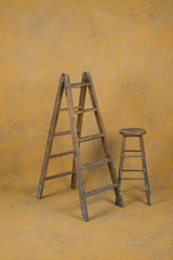 1022 Ochre Strong Text XXL