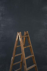 10225 Cold Grey Distressed Text ST