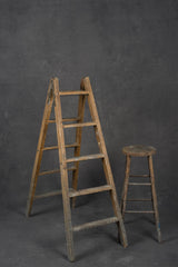 Grey Backdrop Strong Text XL 1038