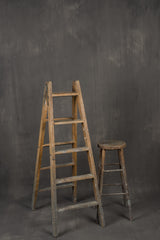 1046 Warm Grey Strong Text XL