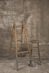 Warm Grey Backdrop Strong Text XL 1054