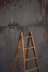 10609 Grey Strong Text M