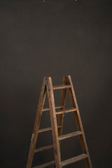 10661 Grey Distressed Text L