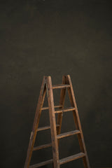 10674 Olive Green Mid Text L
