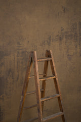 10715 Ochre Strong Text M