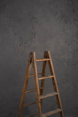 10820 Grey Strong Text L