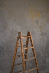 10832 Grey Ochre Strong Text M