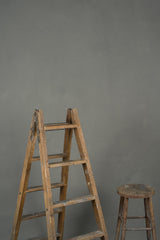 1102 Grey Low Text L+