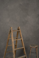 1110 Grey Mid Text L+