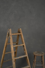 1112 Grey Mid Text L+
