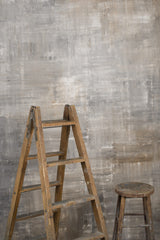 1115 Grey Brown Strong Text L+