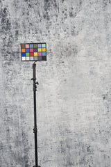 Cold Grey Backdrop Strong Text L+ 1118