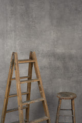 1130 Light Grey Distressed Text L+