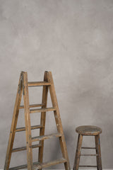 1132 Light Grey Low Text L+