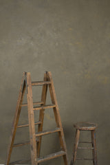 1143 Warm Grey Mid Text L+