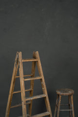 1144 Dark Grey Low Text L+