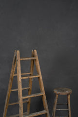 1145 Dark Grey Mid Text L+