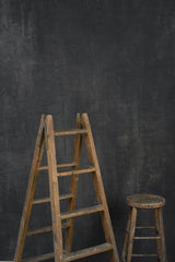 1147 Dark Grey Strong Text L+