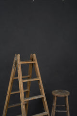 1148 Dark Grey Mid Text L+