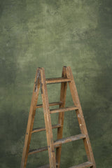 11576 Green Distressed Text M