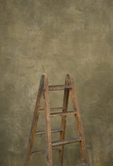 11689 Green Distressed Text L