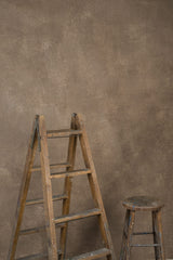 1170 Brown Distressed Text L+