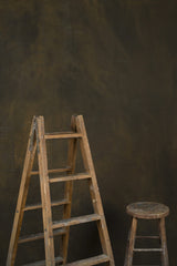 1171 Brown Distressed Text L+