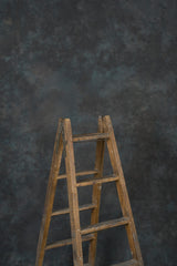 11825 Dark Cold Grey Backdrop Strong Text ST