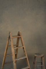 1183 Ochre Distressed Text L+