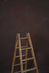 12128 Red Distressed Text L