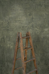 12197 Green Distressed Text M