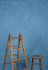 1222 Blue Low Text L+