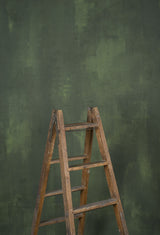 Green Backdrop Strong Text ST 12247