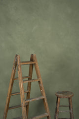1236 Green Mid Text L+
