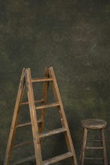 1238 Green Strong Text L+