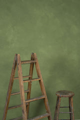 1239 Green Mid text L+