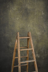 12480 Green Distressed Text M