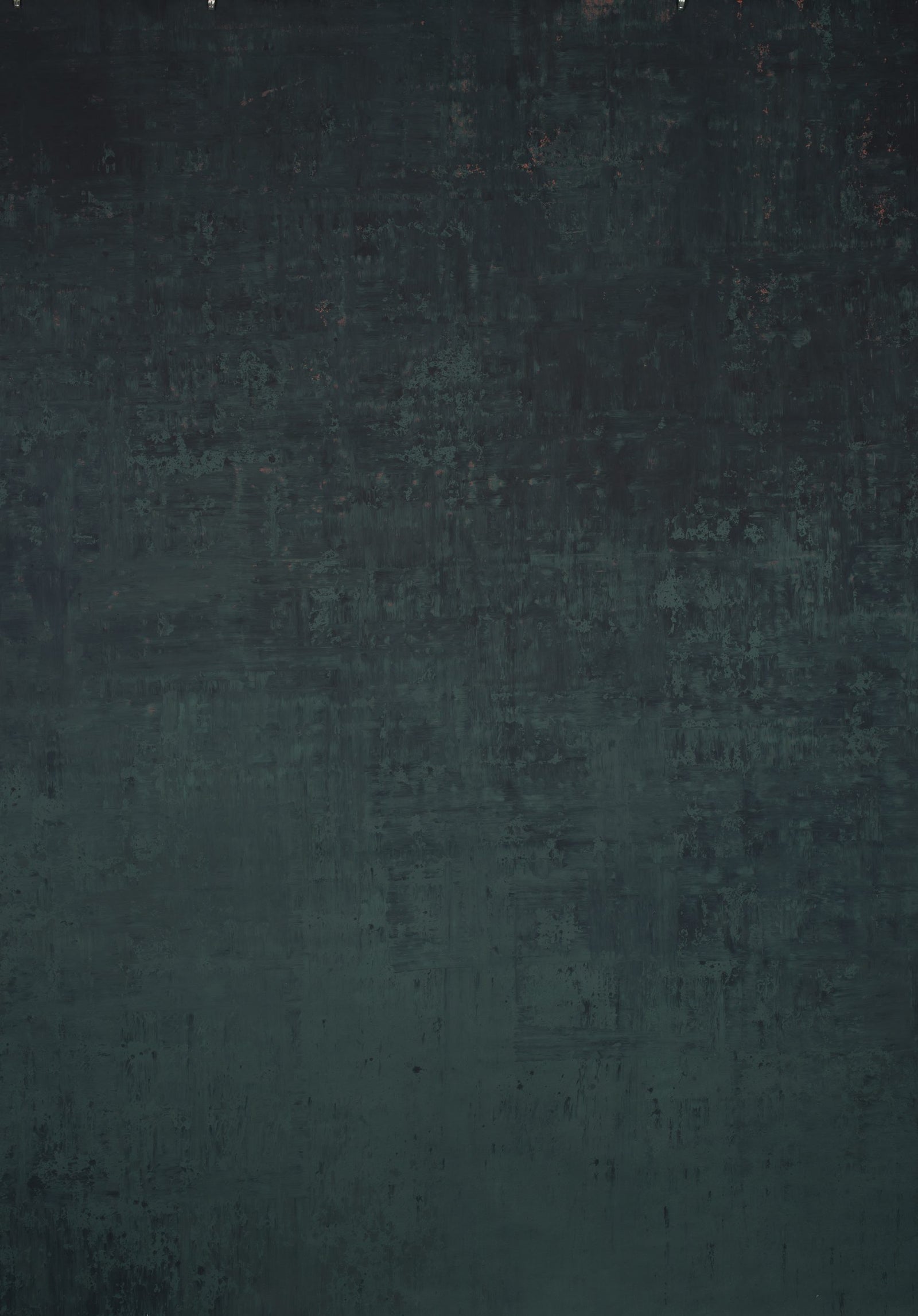 1253 Green Red Strong Text L+