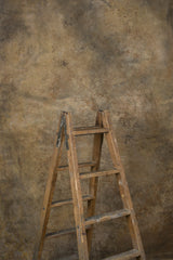 12765 Brown Ochre Strong Text L