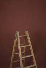 12832 Red Distressed Text L