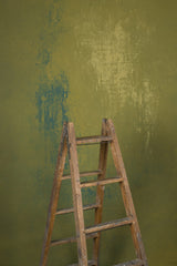 13015 Green Blue Backdrop Strong Text ST