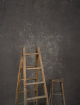 1302 Grey Mid Text L+