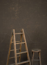 1320 Warm Grey Strong Text L+