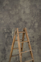 13781 Grey Strong Text L
