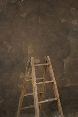 13864 Brown Backdrop Strong Text M