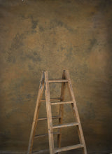 14443 Ochre Grey Strong Text M