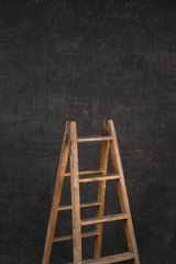 Dark Grey Strong Text M 15002