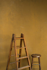 402 Ochre Low text L