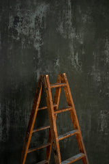 5084 Grey Contrasty Strong Text L