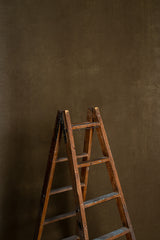 5270 Warm Grey Distressed Text Mid